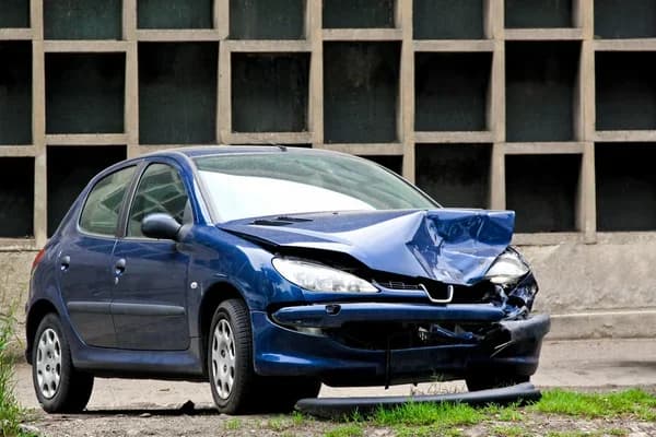Carro com Sinistro: Pequena, Média e Grande Monta Explicadas